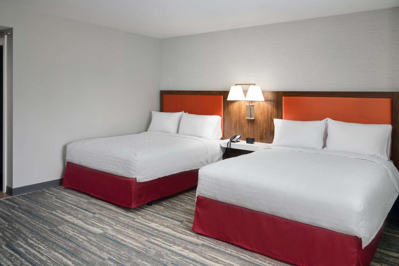 Hampton Downtown Hotel 3*