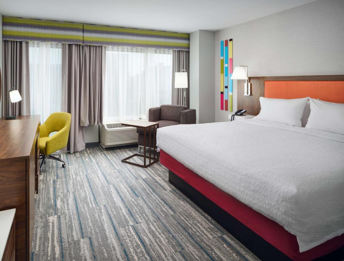 Hampton Downtown 3*